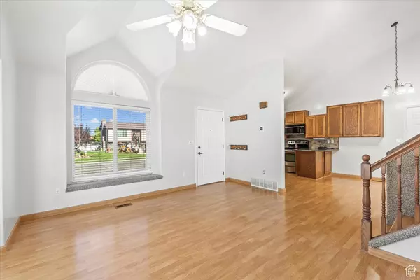 Roy, UT 84067,3820 FOXGLEN DR