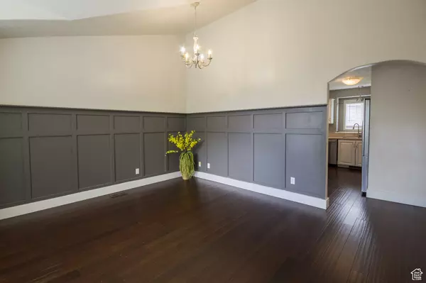 Vernal, UT 84078,373 S 3240 W