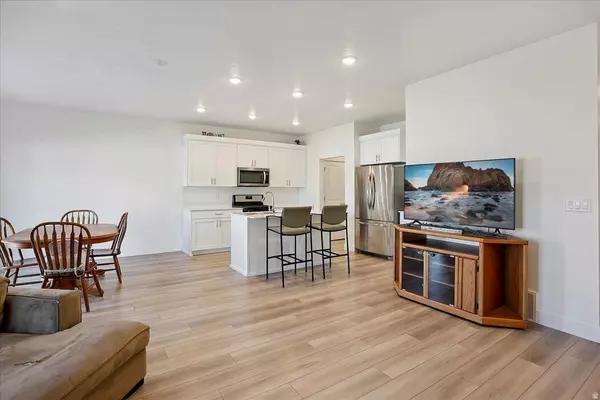 Plain City, UT 84404,3270 N 3325 W #386B