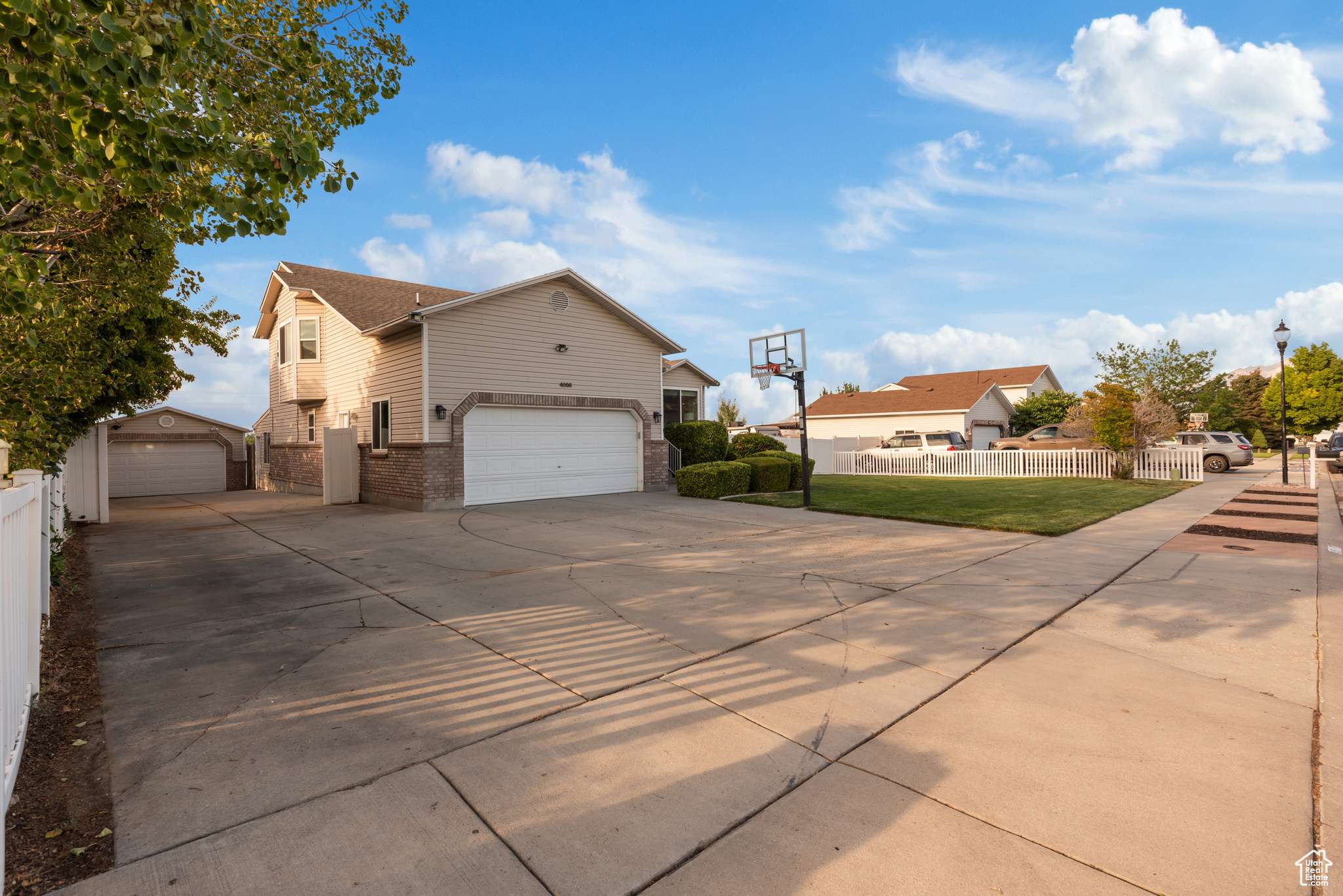 West Jordan, UT 84088,4086 W WIND RIVER DR