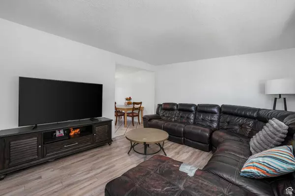 West Valley City, UT 84120,4245 S 3760 W
