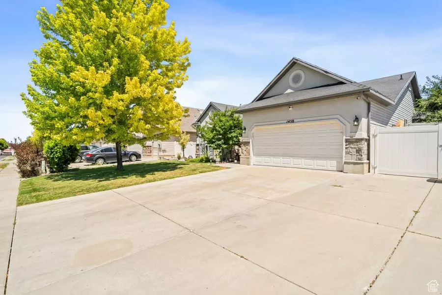 1458 N 2400 W, Clinton, UT 84015