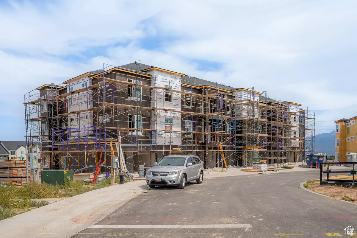 Herriman, UT 84096,6454 W PINNACLE PEAK LN #E303