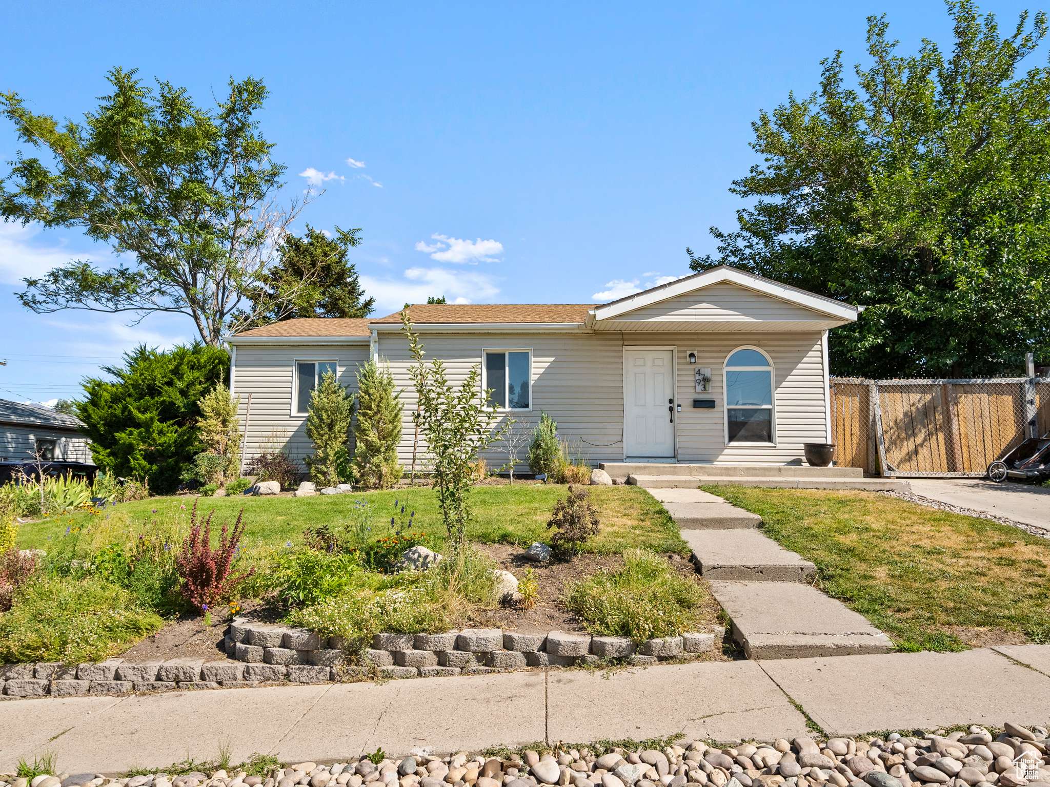 Kearns, UT 84118,4793 W SARBO ST