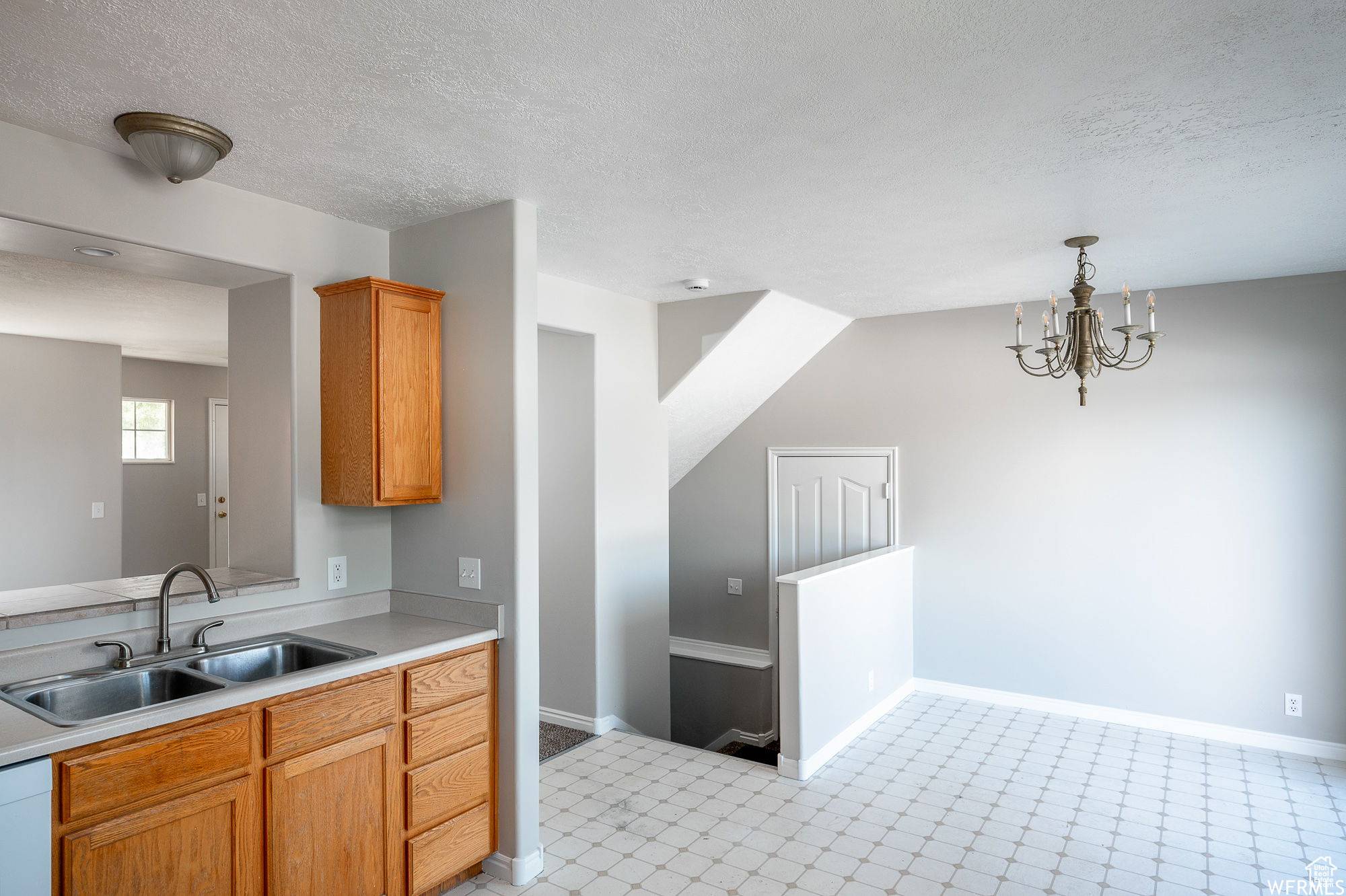 Tooele, UT 84074,1909 N 70 W