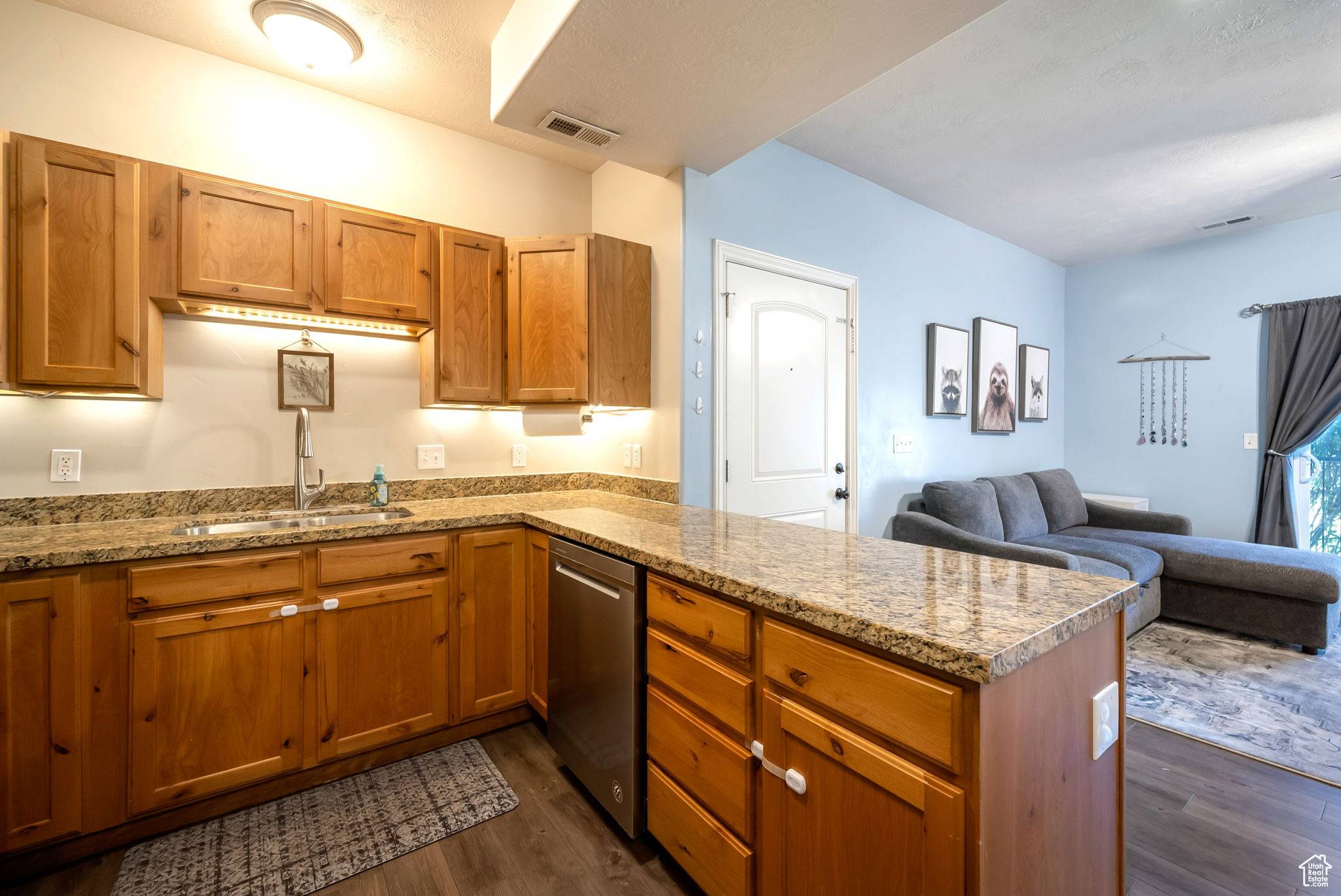 Pleasant Grove, UT 84062,952 W 270 S #102