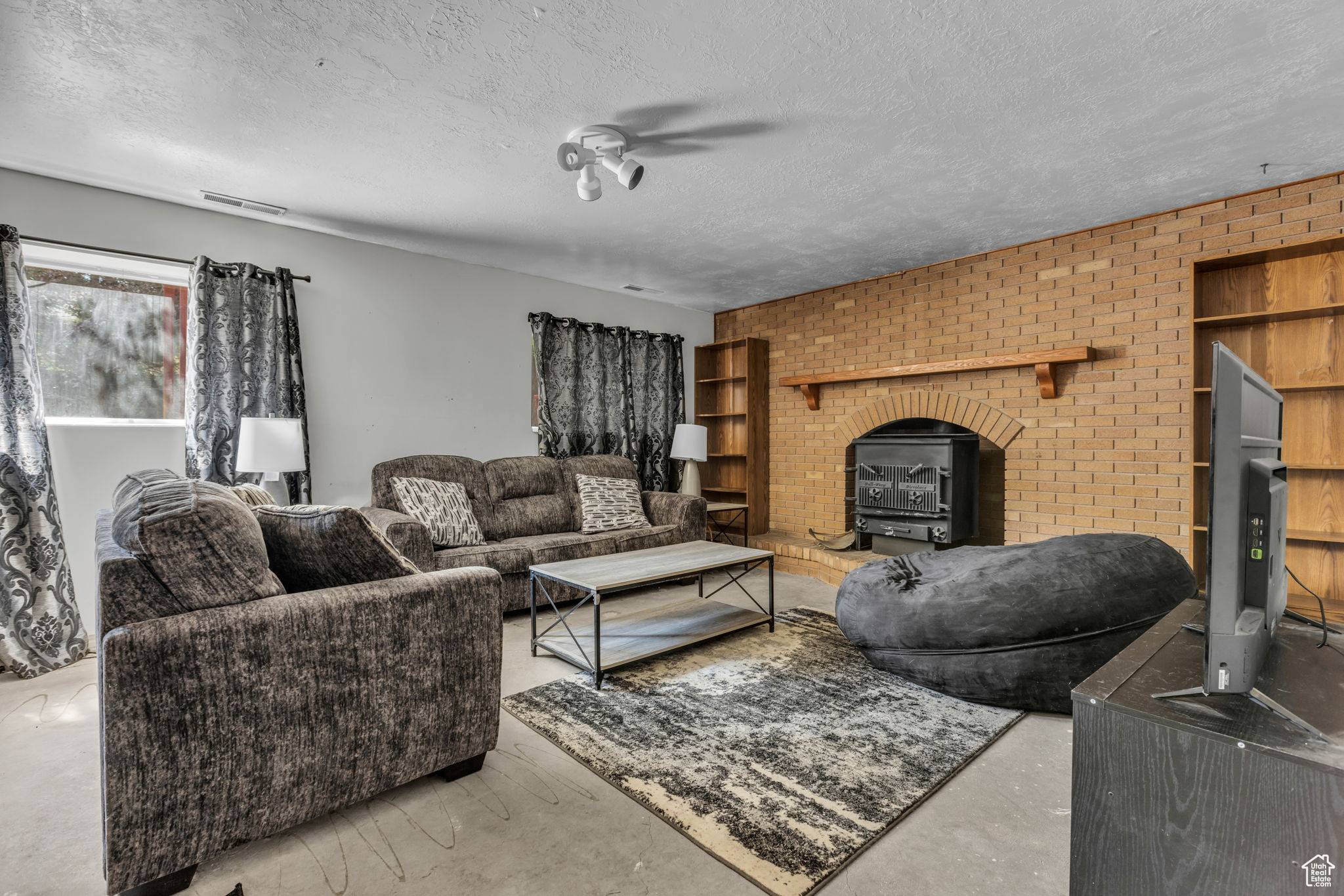 West Jordan, UT 84084,6834 S 3270 W