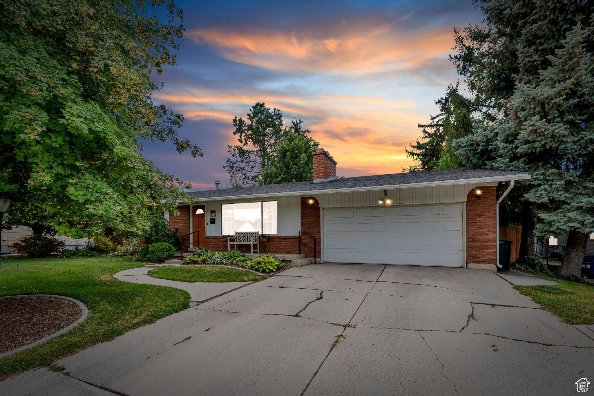 2036 E LAMBOURNE AVE, Millcreek, UT 84109