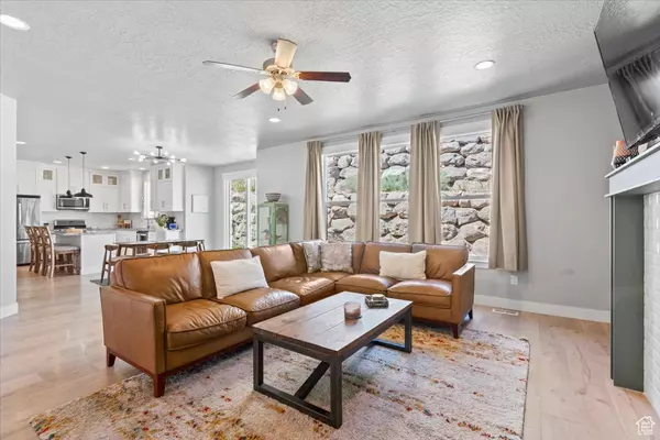 Saratoga Springs, UT 84045,3123 S HOLLOW WAY