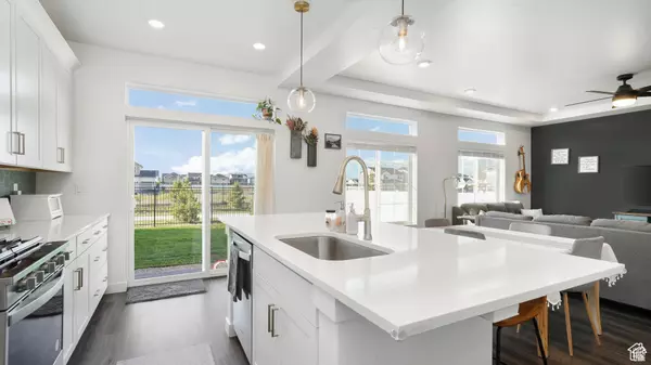 Saratoga Springs, UT 84045,42 E MEANDERING WAY