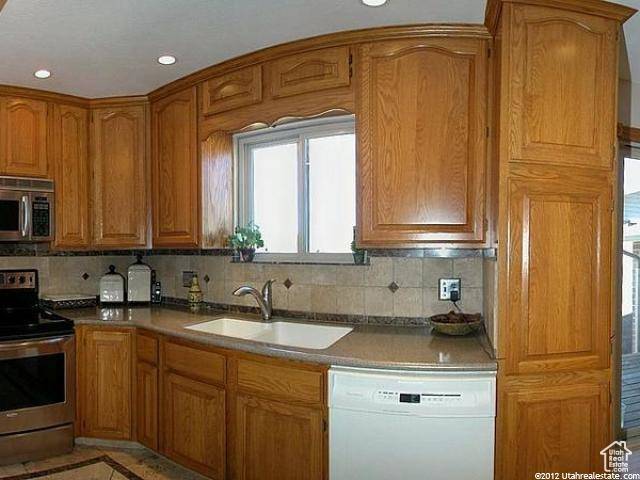 Magna, UT 84044,7336 W 3960 S