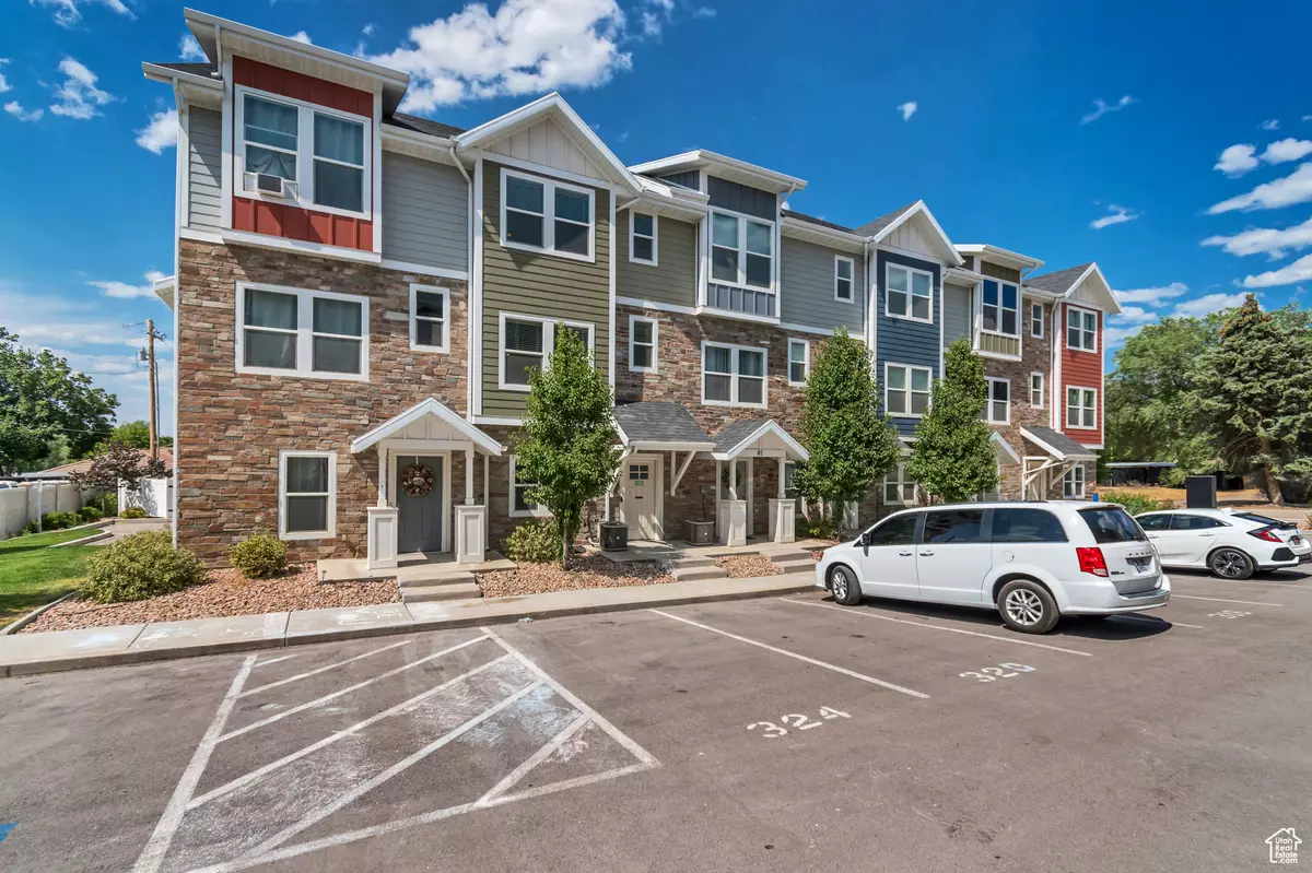 Santaquin, UT 84655,43 N 300 W