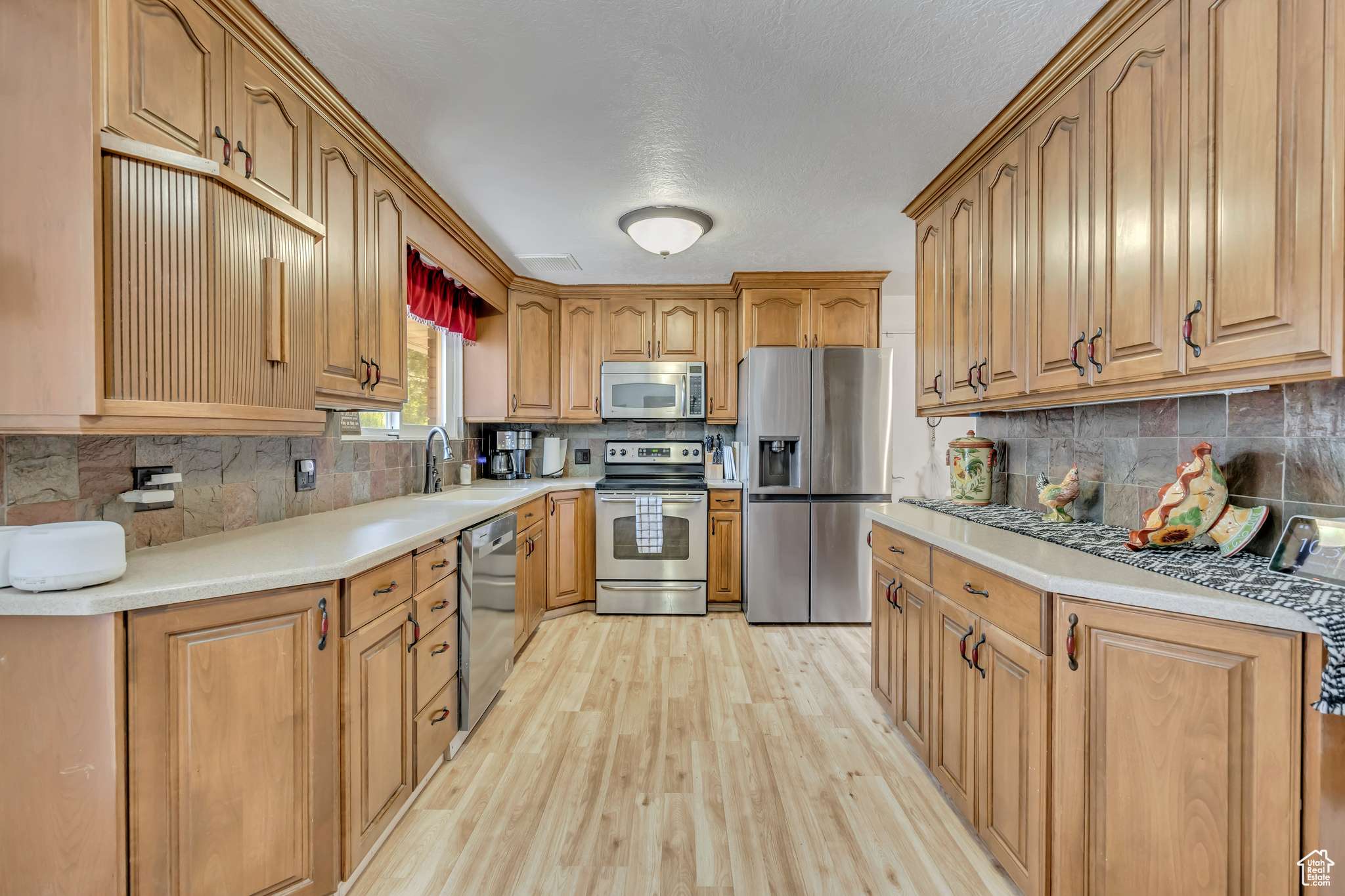 Riverton, UT 84065,12321 S 2240 W