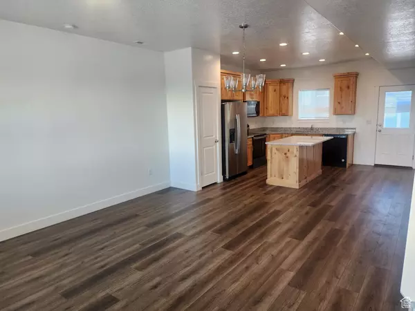 South Ogden, UT 84403,320 E 3800 S
