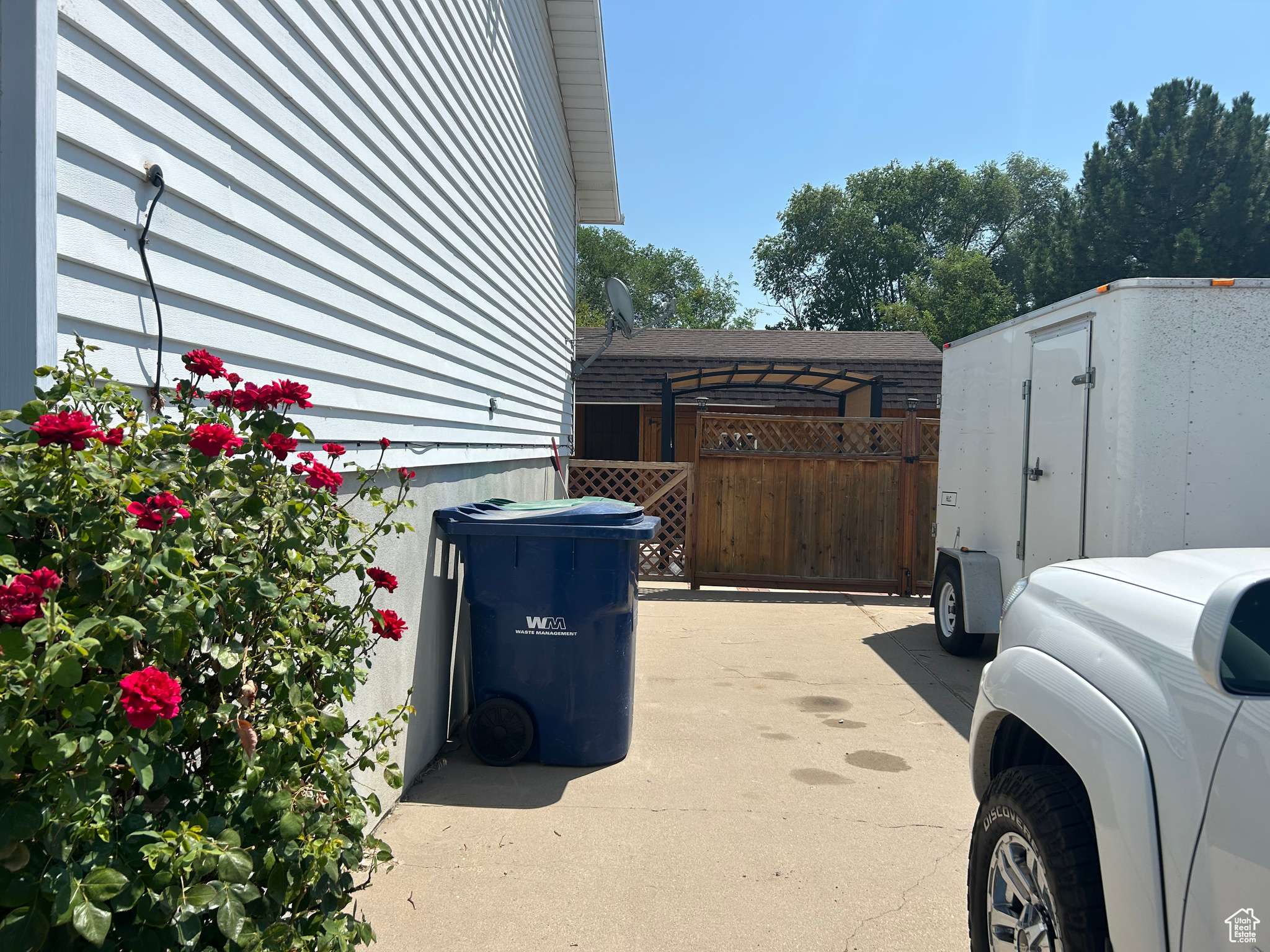 Roy, UT 84067,5956 S 3950 W
