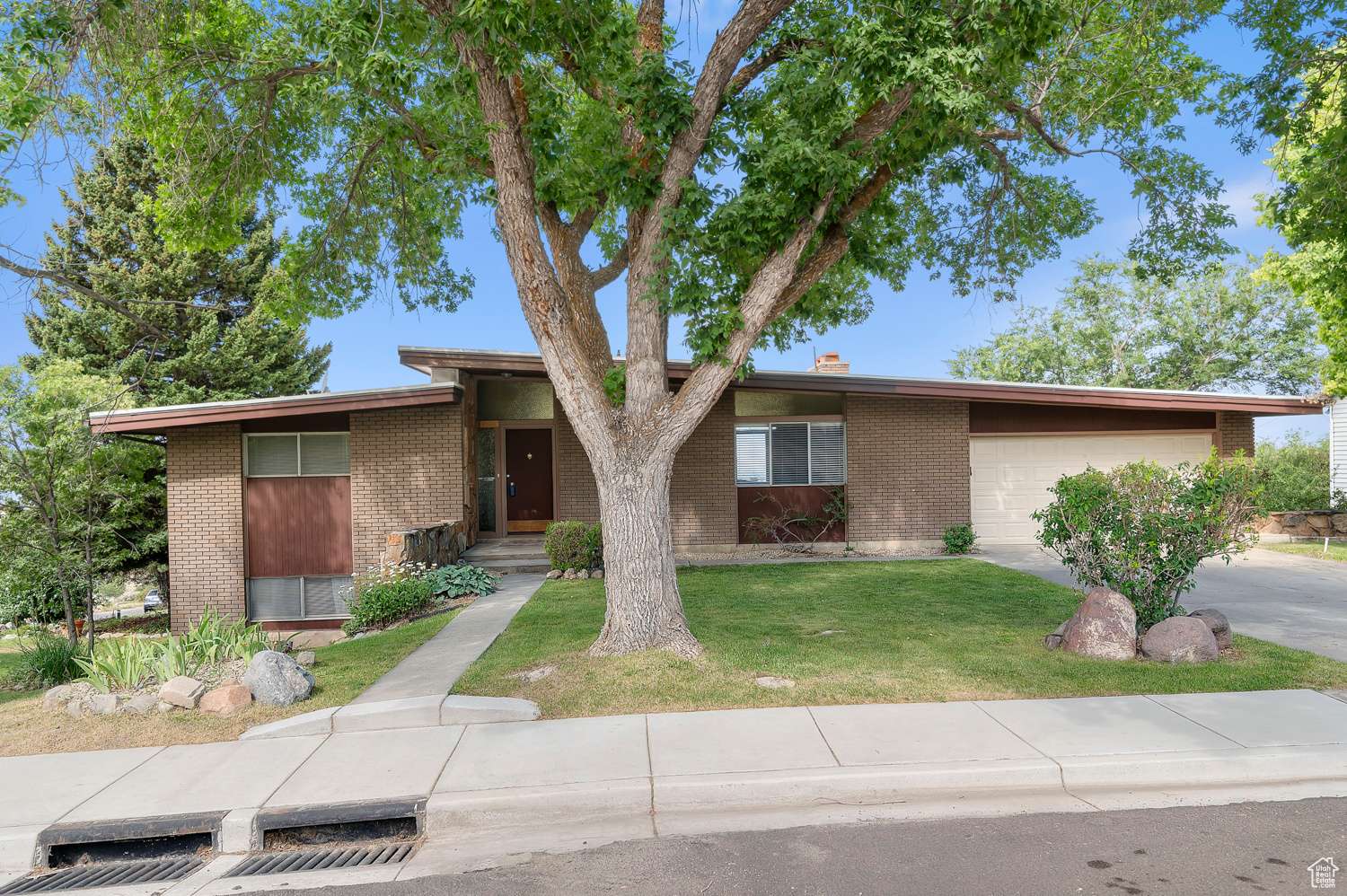 11 N 1300 ST E, Pleasant Grove, UT 84062