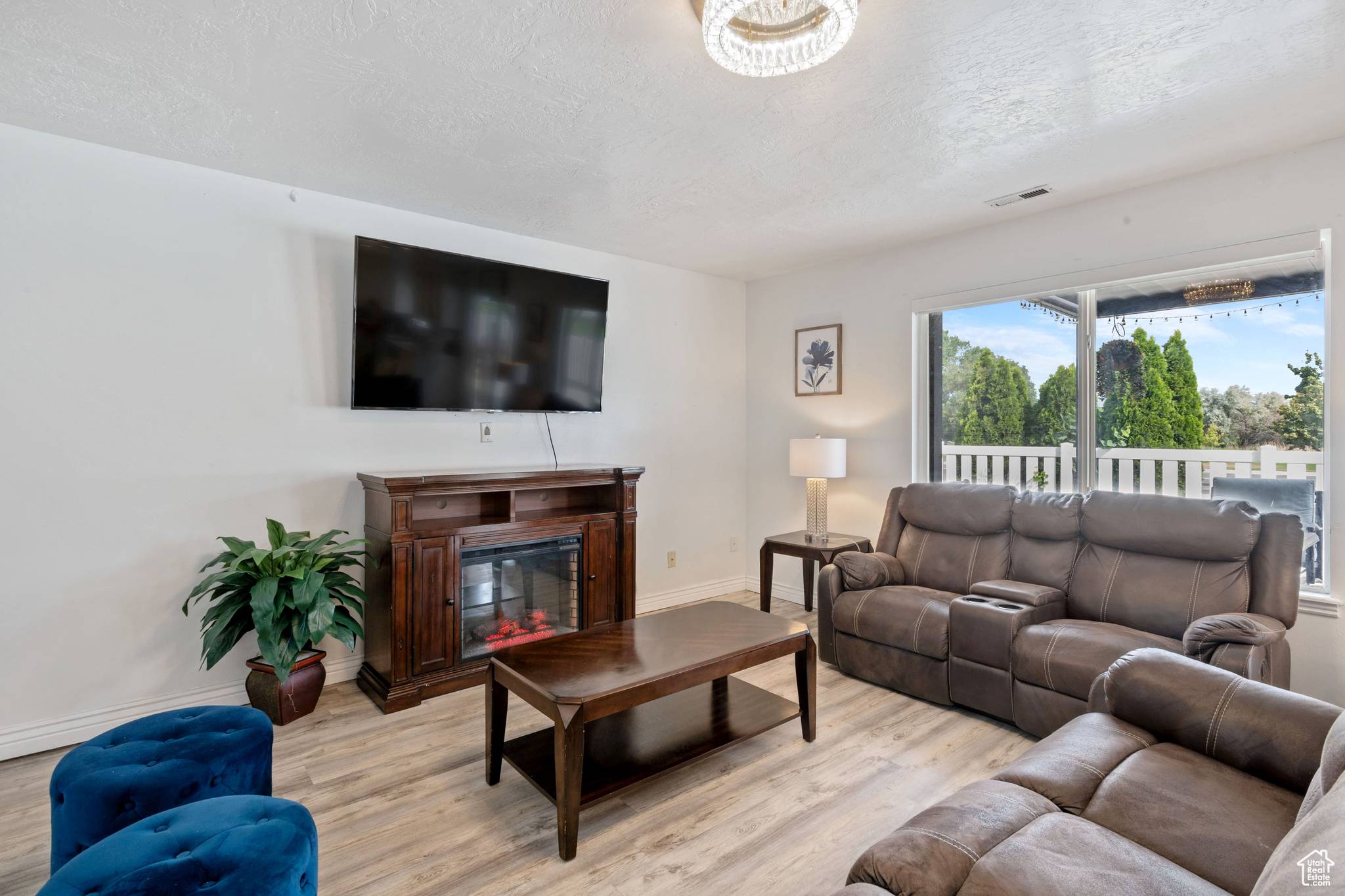 Lehi, UT 84043,585 W LAKEVIEW DR