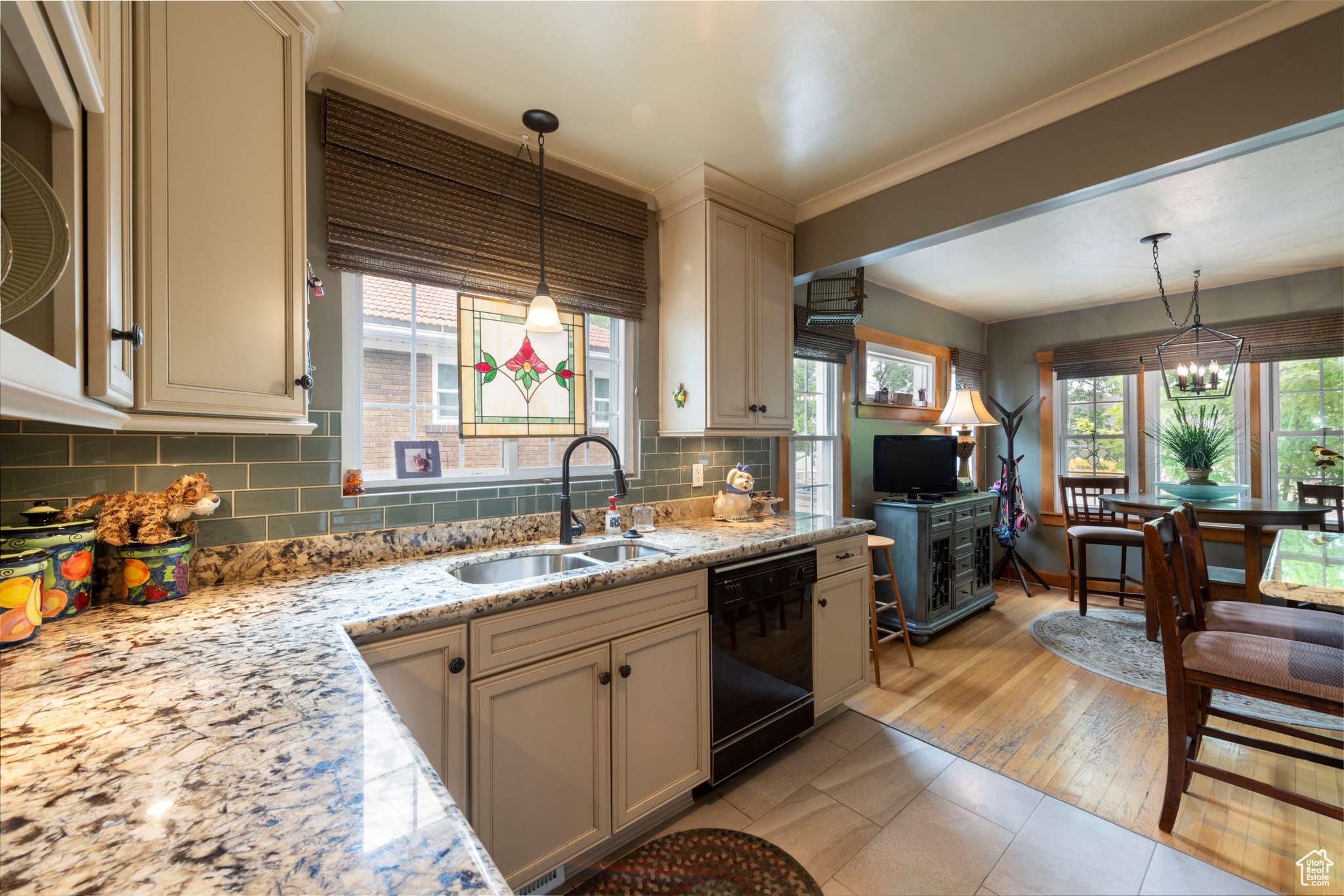 Salt Lake City, UT 84102,1243 E COLONIAL PL