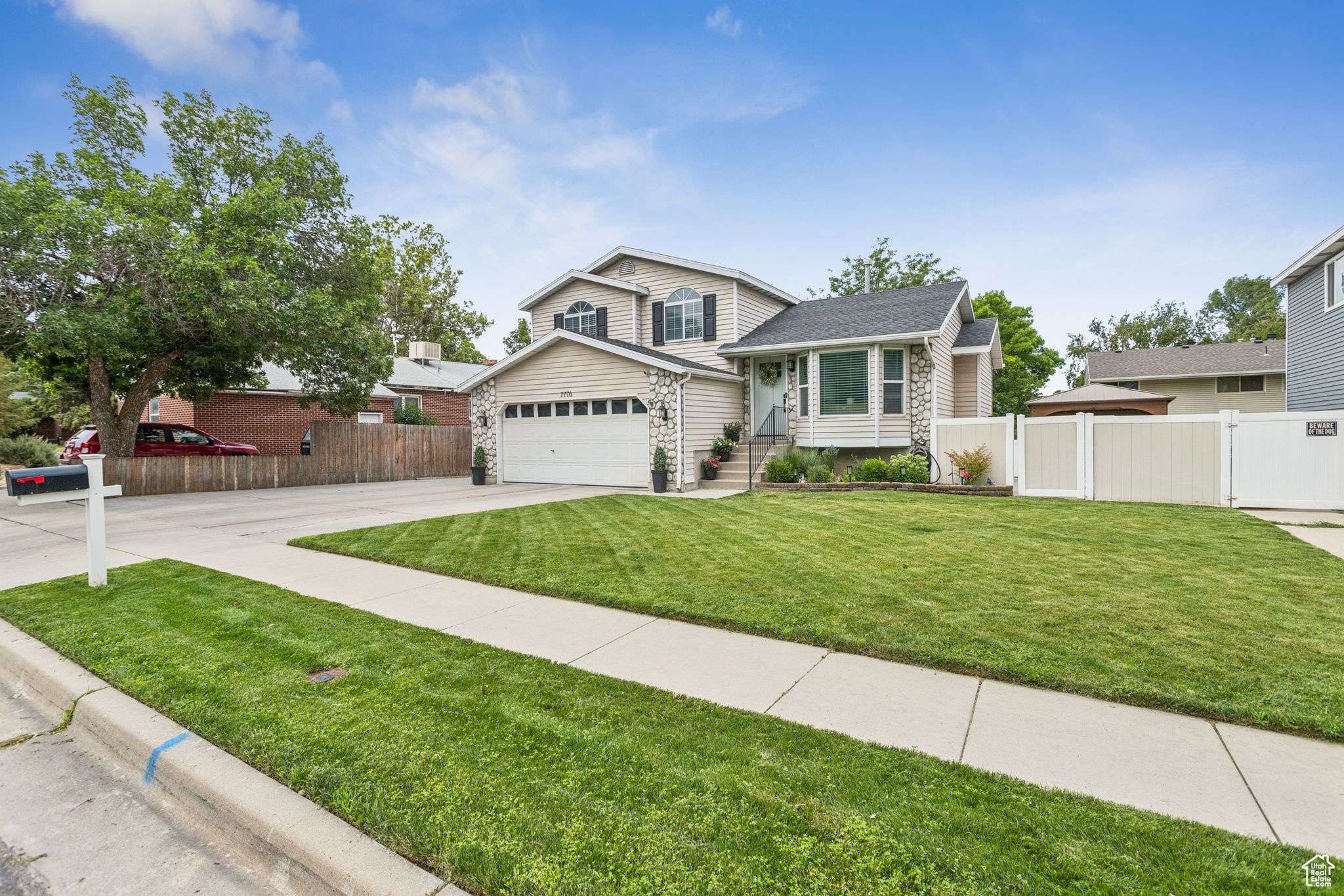 Sandy, UT 84047,7776 S UNIONWOOD DR E