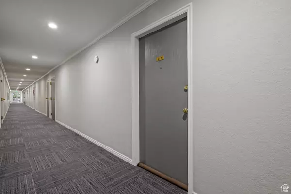 Salt Lake City, UT 84106,1460 E HIGHLAND COVE S #217