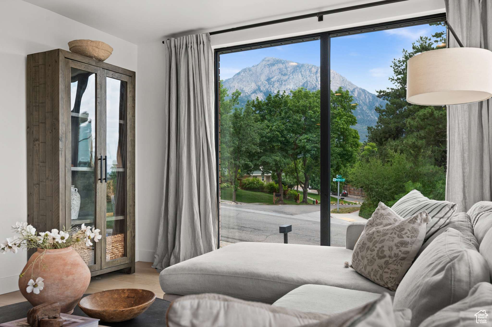 Millcreek, UT 84109,3543 MILLSTREAM LN