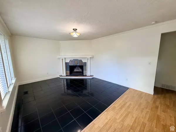 Sandy, UT 84070,9324 S BRIGHTON VIEW DR E