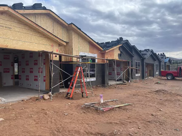 Hurricane, UT 84737,2054 W 320 S #37-40