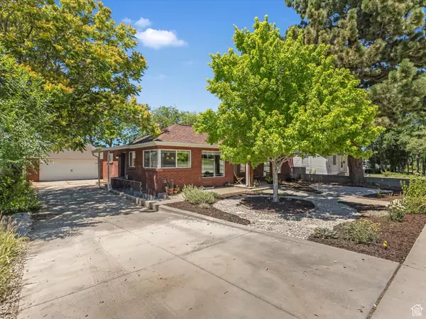 Bountiful, UT 84010,935 N 400 E