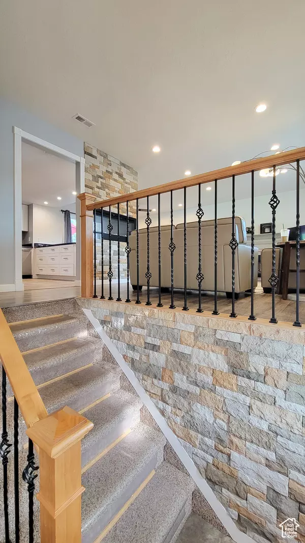 Layton, UT 84040,884 N ASH DR