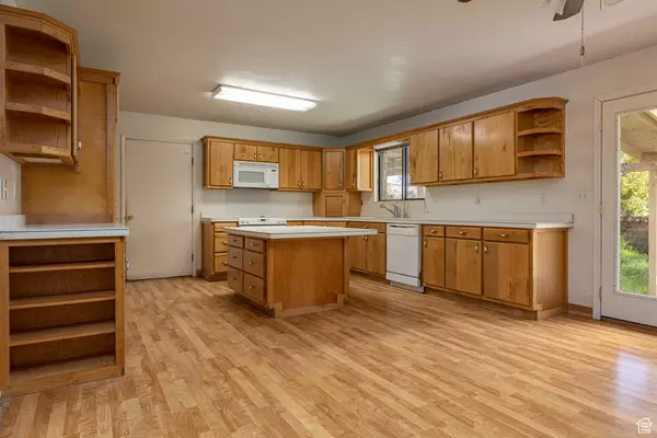 Kanab, UT 84741,437 S 100 W