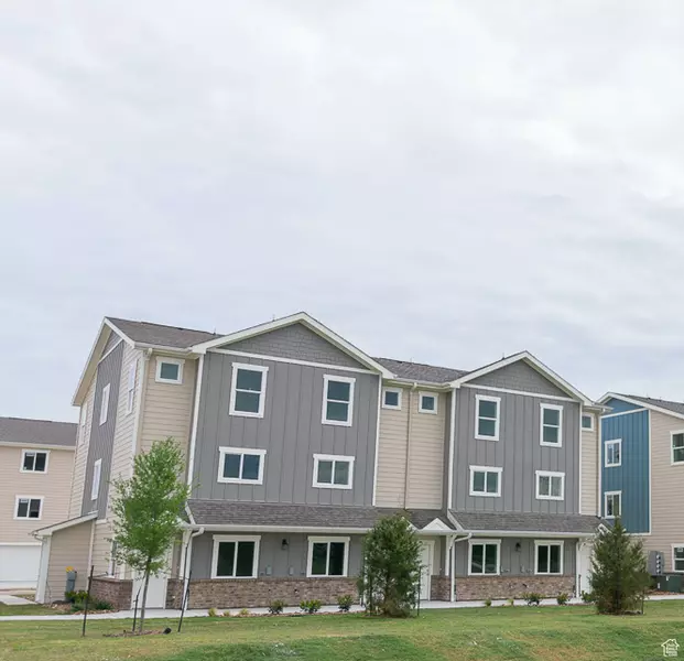 2611 S LESSEPS LN, Magna, UT 84044