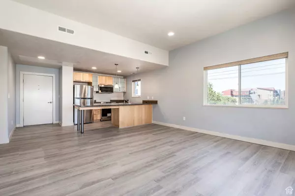Salt Lake City, UT 84101,725 S 200 W #301