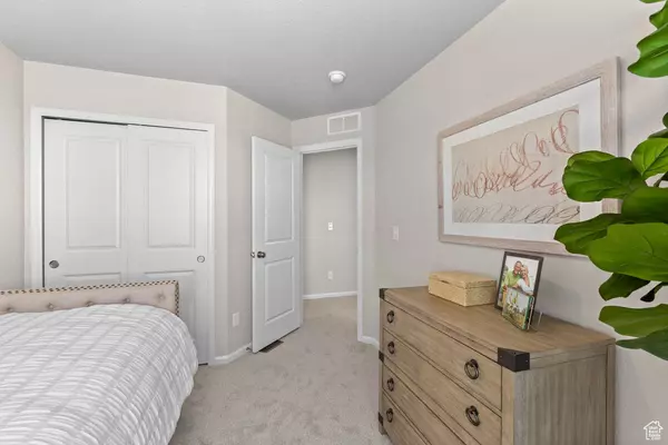 Saratoga Springs, UT 84045,253 E HALLS CREEK RD #103