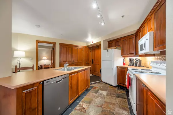 Brighton, UT 84121,12090 E BIG COTTONWOOD RD #206