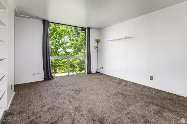 Salt Lake City, UT 84103,438 N CENTER ST W #208