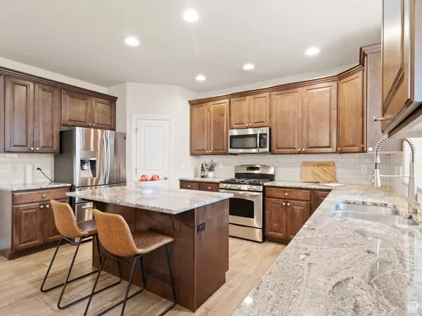 Holladay, UT 84117,1319 E FOXMONT LN