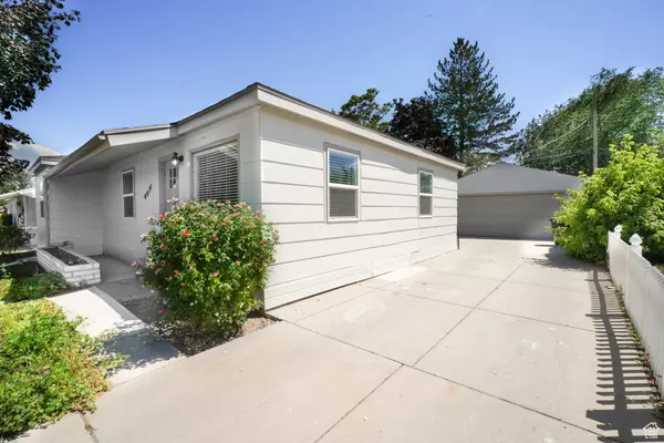 Kearns, UT 84118,4471 W 5740 S