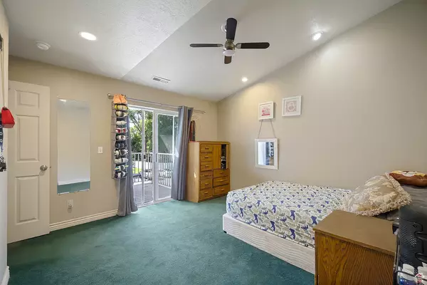 Provo, UT 84601,221 S 1050 W #35