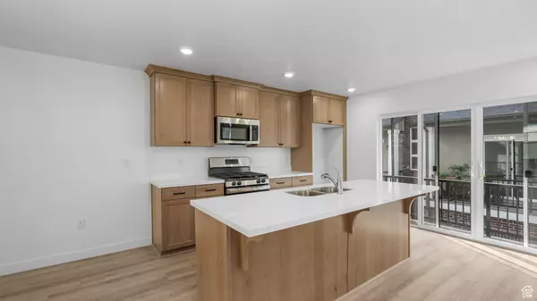 Riverton, UT 84096,12941 S CORONA ARCH CT #571