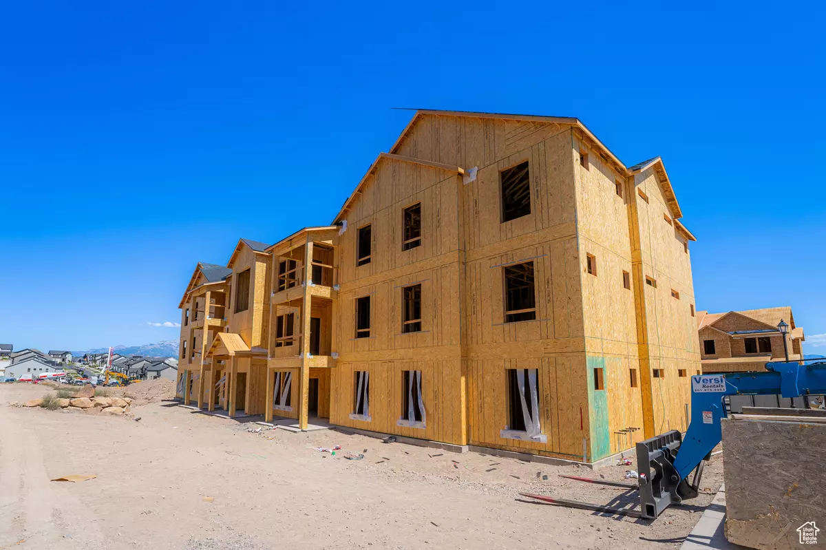 Saratoga Springs, UT 84045,837 N PUGH LN #M204