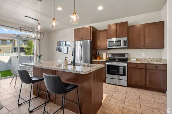 Draper, UT 84020,11660 S SHADOW VIEW LN