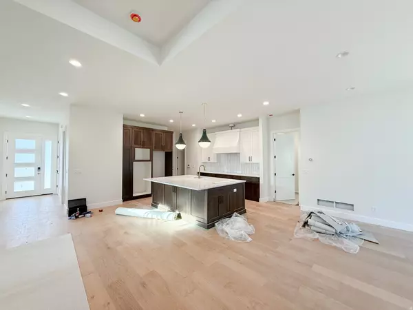 Lehi, UT 84043,5372 N LOOKOUT CV #117