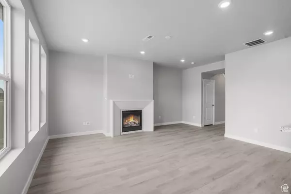 Woods Cross, UT 84087,1084 W AUDREY LN S #20