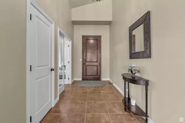 Sandy, UT 84070,9238 S BRIGHTON VIEW DR E