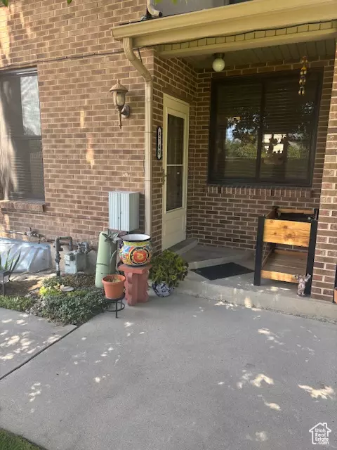 Sandy, UT 84094,8749 S OAKWOOD PARK CIR