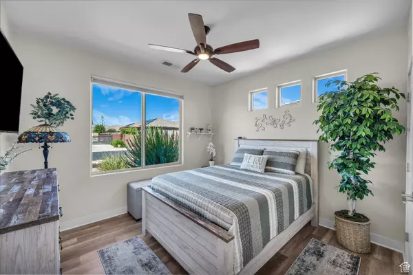 Ivins, UT 84738,355 S CHUPAROSA LN