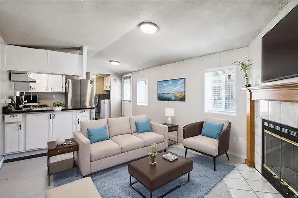 Roy, UT 84067,3860 MIDLAND DR #C10