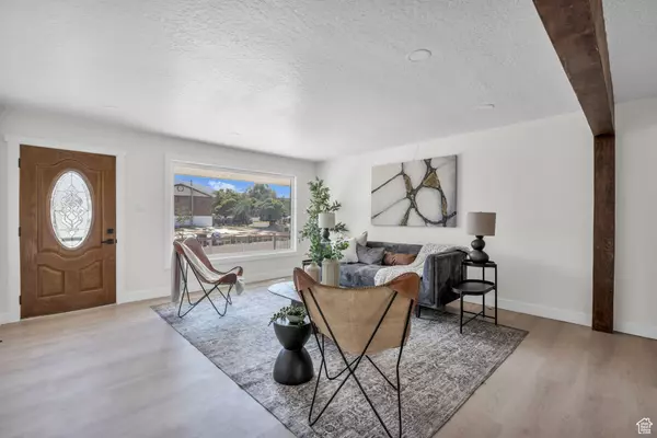 Sandy, UT 84094,9886 S ANTIMONY LN