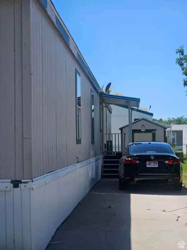 West Valley City, UT 84119,2852 S HAMPTON PARK DR W