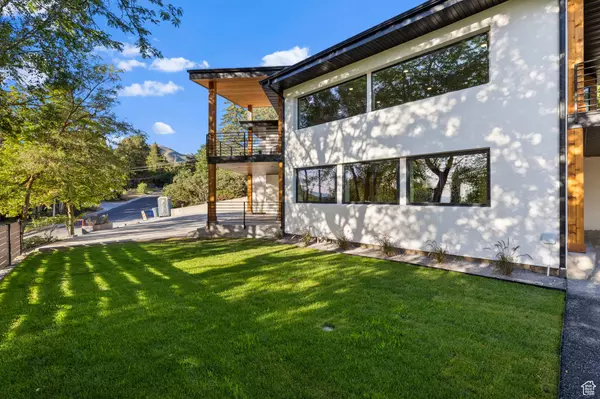 Salt Lake City, UT 84108,2536 E KENSINGTON AVE E